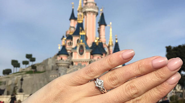 How To Take The Perfect Engagement Ring Selfie