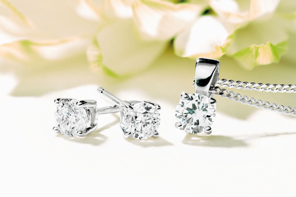 April’s Birthstone | Diamonds