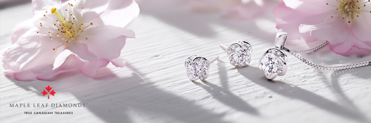 Maple Leaf Diamonds Wind's Embrace 18ct White Gold Diamond Solitaire Pendant