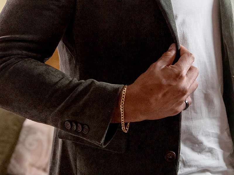 A guide to wearing men’s jewellery