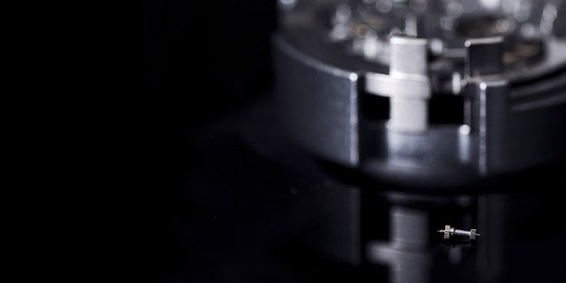 TAG Heuer invents the oscillating pinion