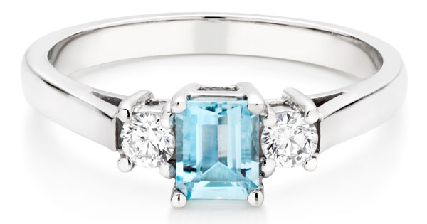 18ct White Gold Diamond and Aquamarine Ring